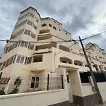 דירה Yanis